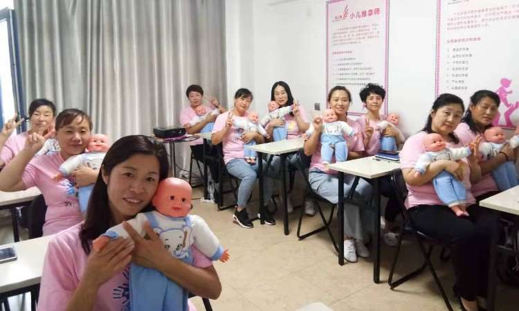 專業(yè)家政服務(wù)首選 大連愛之翼家政服務(wù)